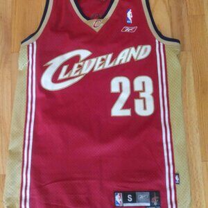Lebron James Reebok Men's Small maroon Cleveland Cavaliers Swingman jersey NBA